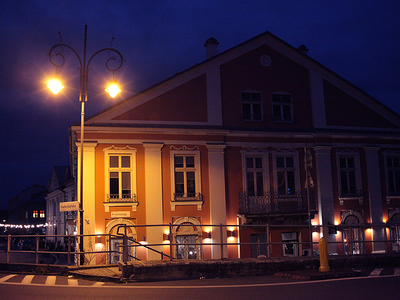 Wesołe miasteczko nocą nad Wisłą w Krakowie. 1