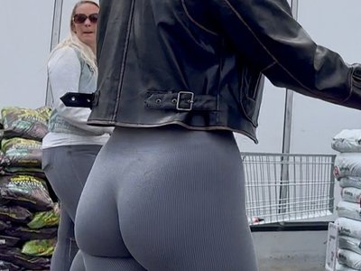 Ładna blondynka 8