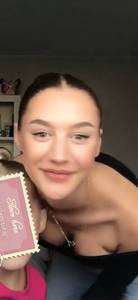 Sexi Nikola, napisz komentarz jeśli chcesz jej fotki toples 