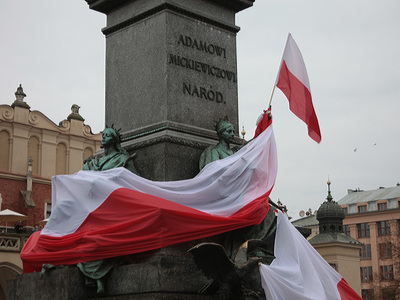 Prawicowa akcja na rynku głównym w Krakowie 11 listopada. 2