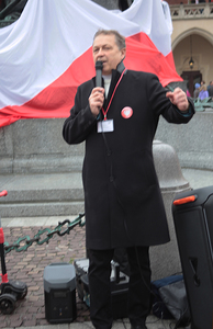 Prawicowa akcja na rynku głównym w Krakowie 11 listopada. 3