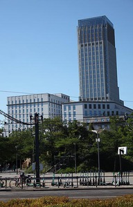 Dawny szkieletor straszący za starych czasach komuny.