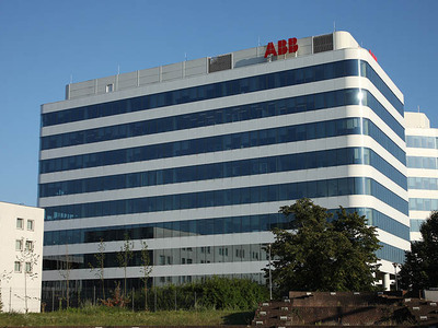 Biurowiec przy rondzie Mogilskim