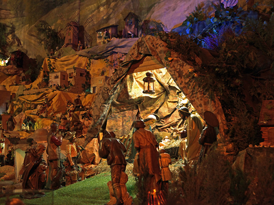 Szopka w krakowskim kościele Bernardynów i inne ujęcia wnętrz świątyni. 7