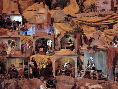 Szopka w krakowskim kościele Bernardynów i inne ujęcia wnętrz świątyni. 11