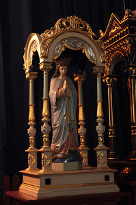 Szopka w krakowskim kościele Bernardynów i inne ujęcia wnętrz świątyni. 17