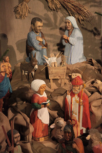 Szopka w krakowskim kościele Bernardynów i inne ujęcia wnętrz świątyni. Szopka u św Józefa. 2