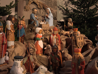 Szopka w krakowskim kościele Bernardynów i inne ujęcia wnętrz świątyni. Szopka u św Józefa. 4