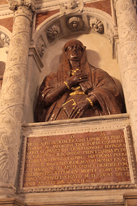 Wnętrza kościoła mariackiego 8