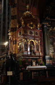 Wnętrza kościoła mariackiego 17