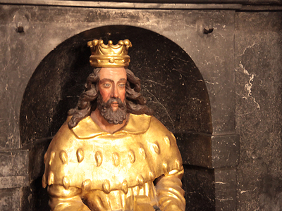 Wnętrza kościoła mariackiego 23