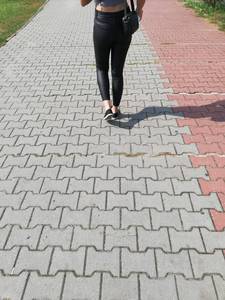 Takie dupsko na spacerze aż się faceci odwracali 12