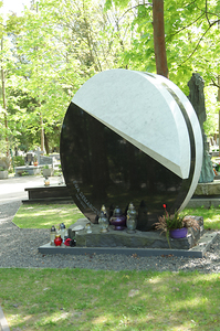 Grób Ewy Demarczyk