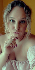 Ma ktoś jej zdjęcia lub nagrania? z tego co Wiem to nazywa się Joanna Śniadecka