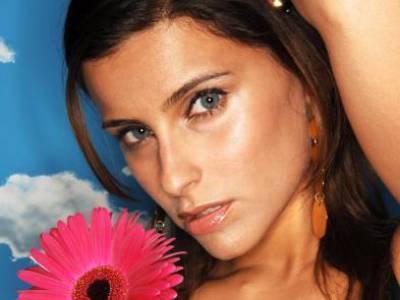 NELLY FURTADO - BJUTIFUL