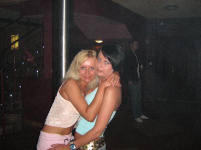 w dupe jej wsadz te palce