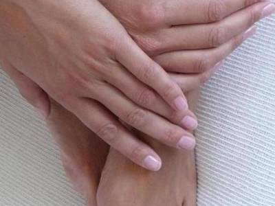 duże łapki i stópki